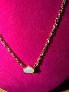 GORGEOUS KENDRA SCOTT GOLD TONE NECKLACE